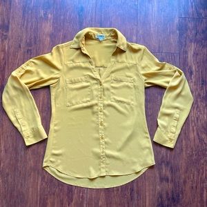 Long sleeve (can be made into 3/4 sleeves) yellow express top